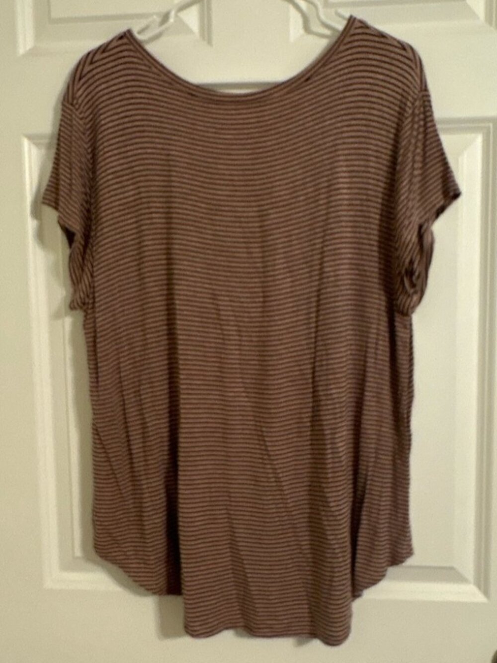 Outfitters Mauve and Black Striped V-Neck Tee - Picture 2 of 2